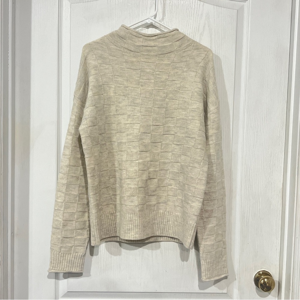 Final price NWT Hem & Thread Textured Cream Turtleneck Sweater